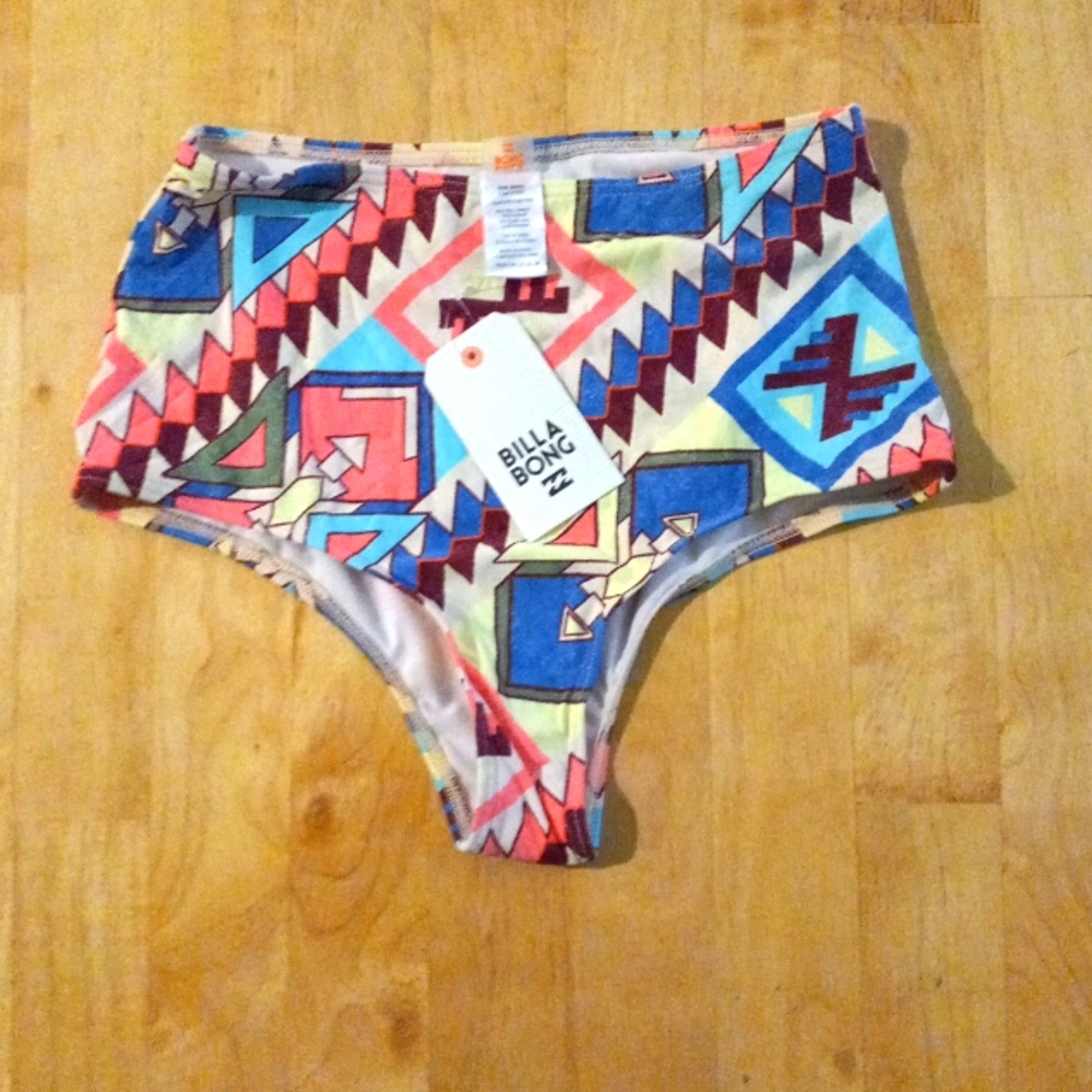 Billabong Indian print high-waisted bottoms sz M NWT